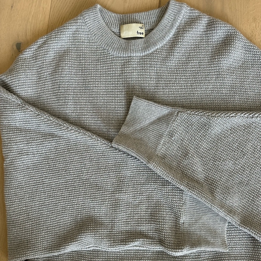 Aritzia Wilfred cropped bat wing grey sweater